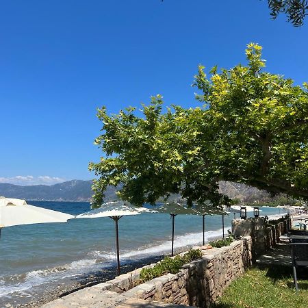 Mangata Seaside Hotel Rovies Exterior foto