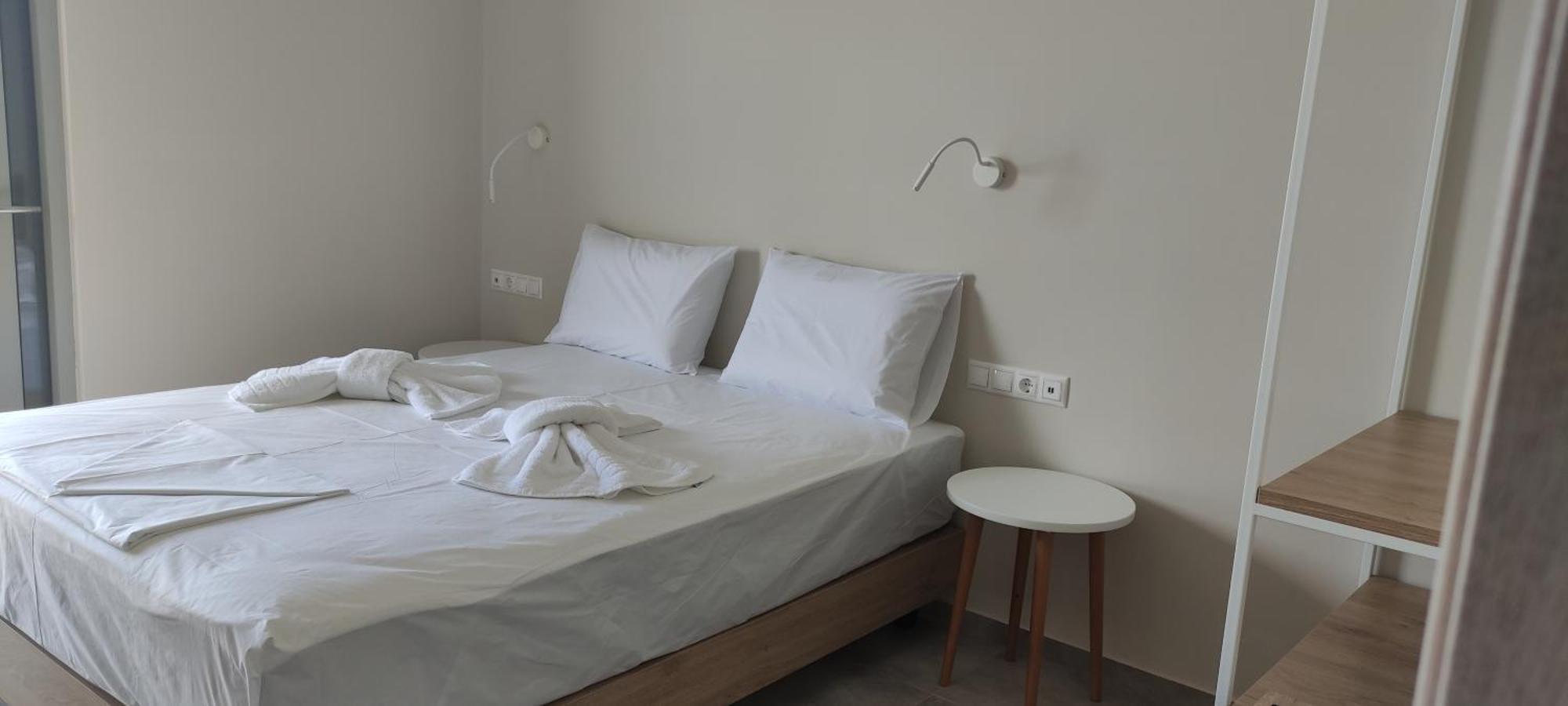 Mangata Seaside Hotel Rovies Habitación foto