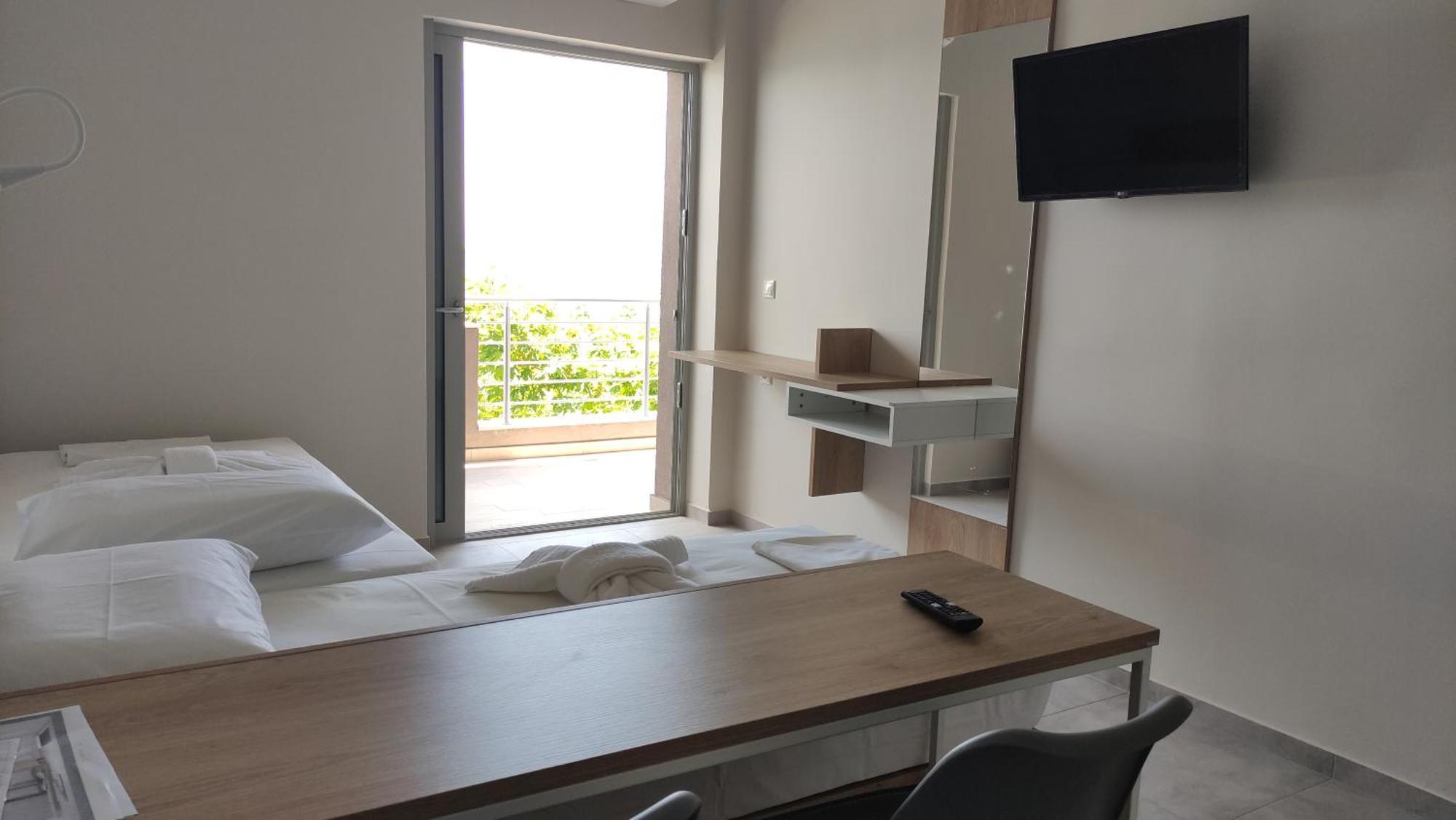 Mangata Seaside Hotel Rovies Habitación foto