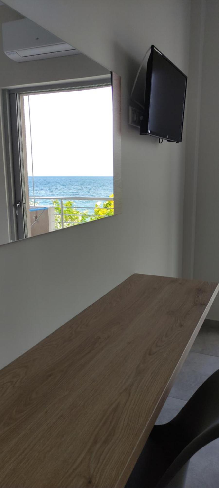 Mangata Seaside Hotel Rovies Habitación foto